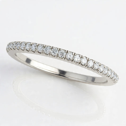 14K WHITE GOLD SCALLOP STYLE SETTING DIAMOND WEDDING BAND (1/8 CTTW)